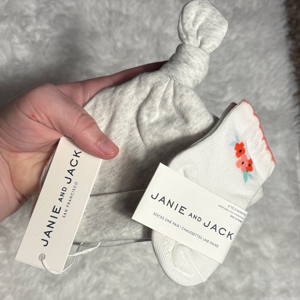 New Janie & Jack Hat And Socks Bundle NB/0M To 3 Months